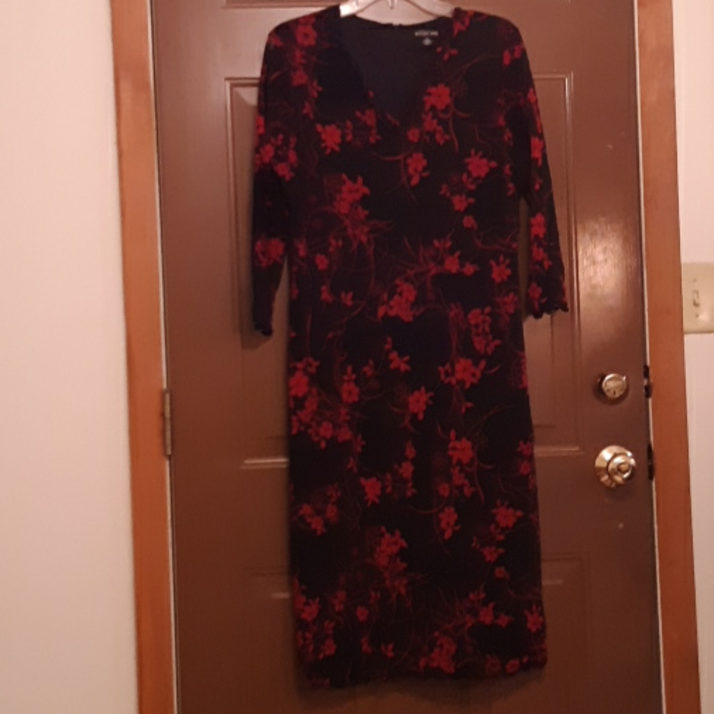 August Max V Neck Dress